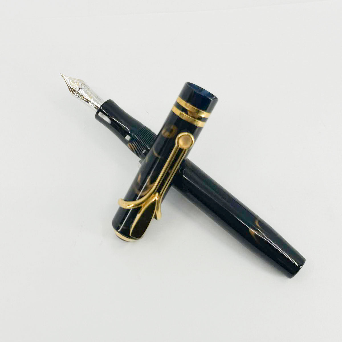 Visconti RMS Titanic (Second Generation) Fountain Pen - Fine 18kt Gold Nib