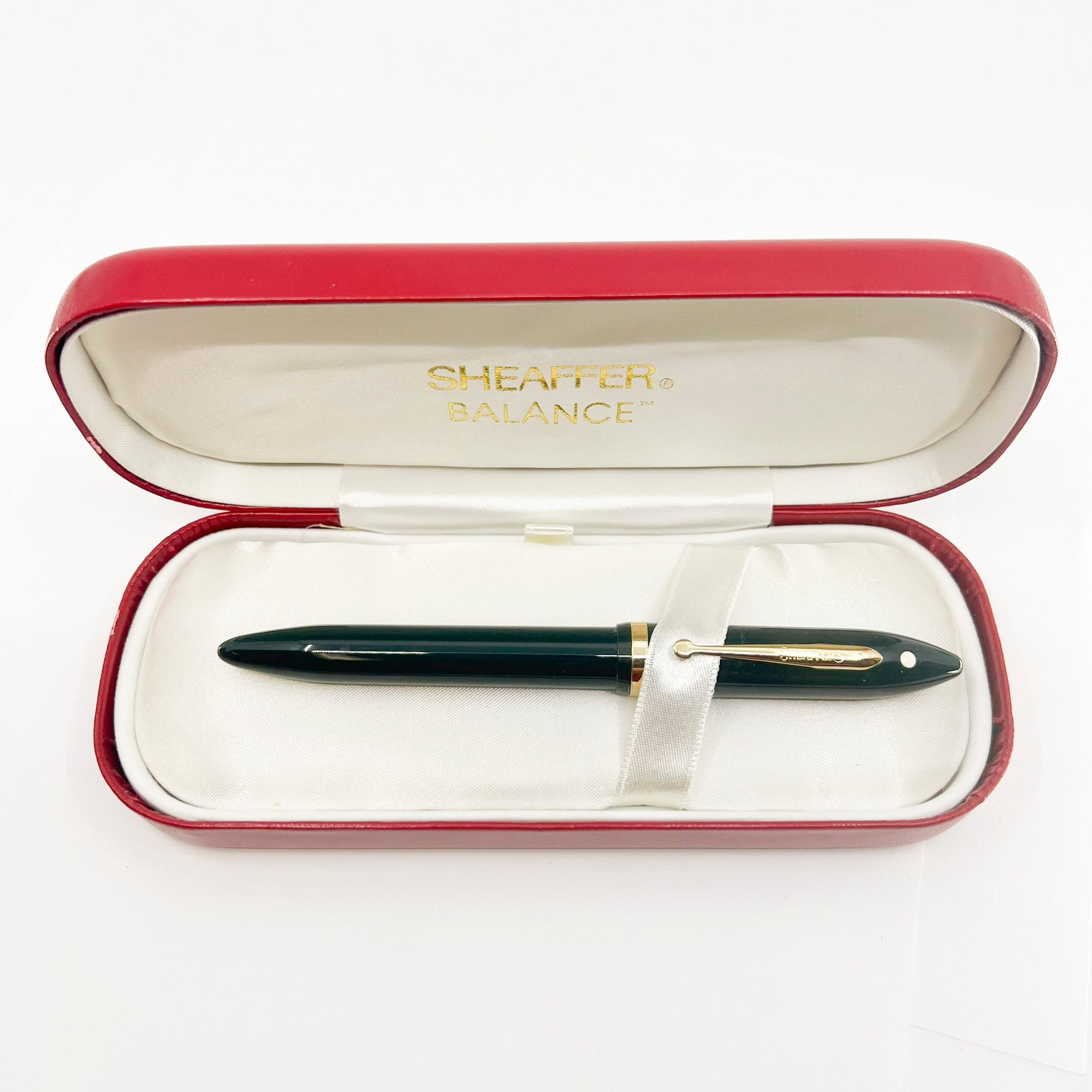 Sheaffer Hunter Green Balance Fountain Pen - Fine 18kt Gold Nib