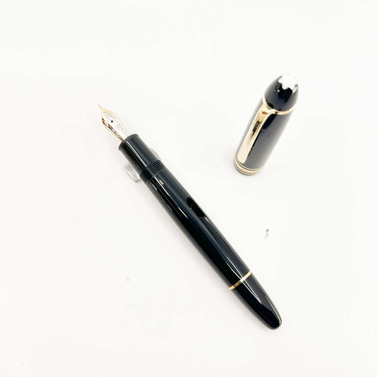 Montblanc Black Resin Meisterstuck #146 LeGrand Fountain Pen - Semi-Flex Medium 14kt Gold  Nib