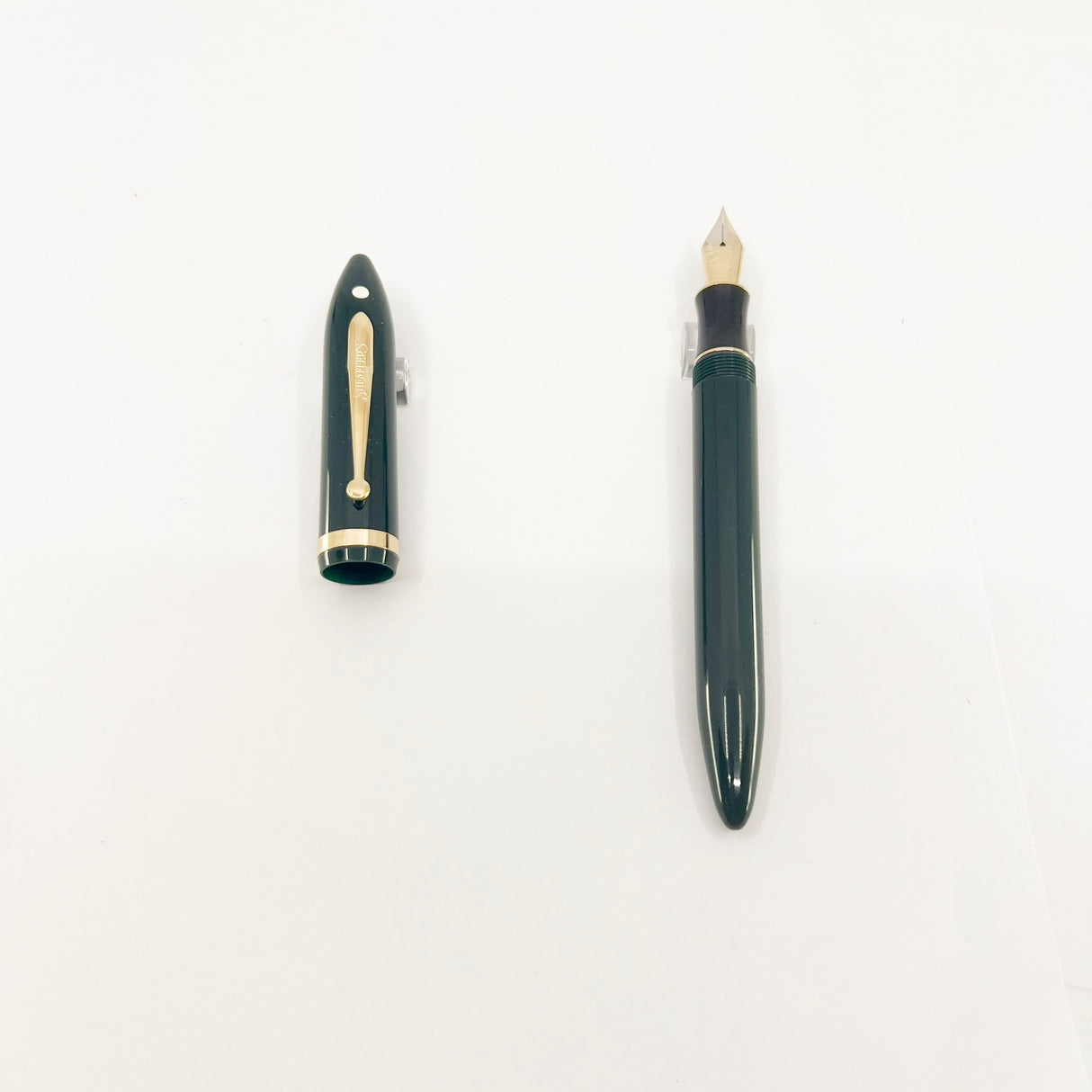 Sheaffer Hunter Green Balance Fountain Pen - Fine 18kt Gold Nib