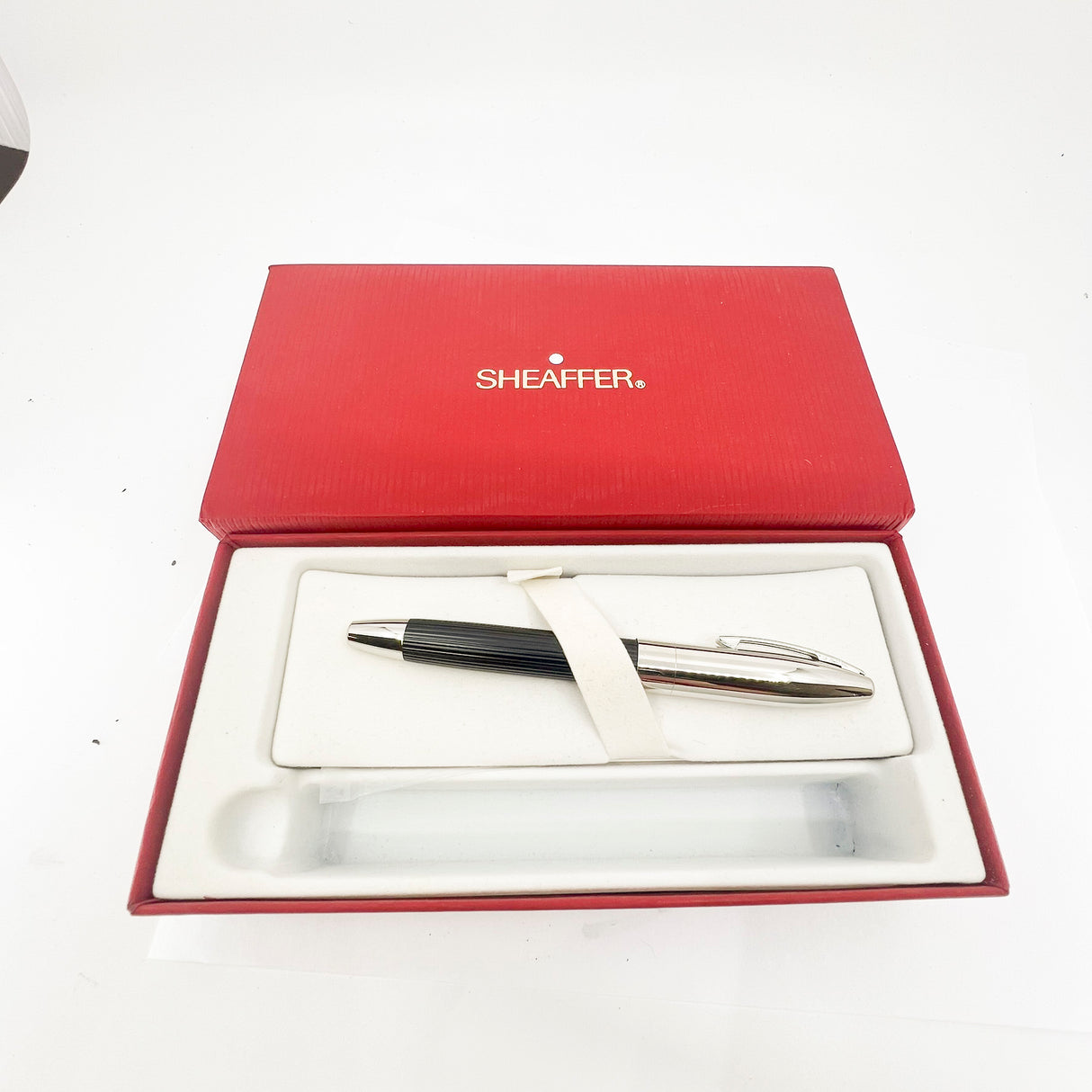 Sheaffer Legacy 2 Fountain Pen - Broad 18kt Gold Nib