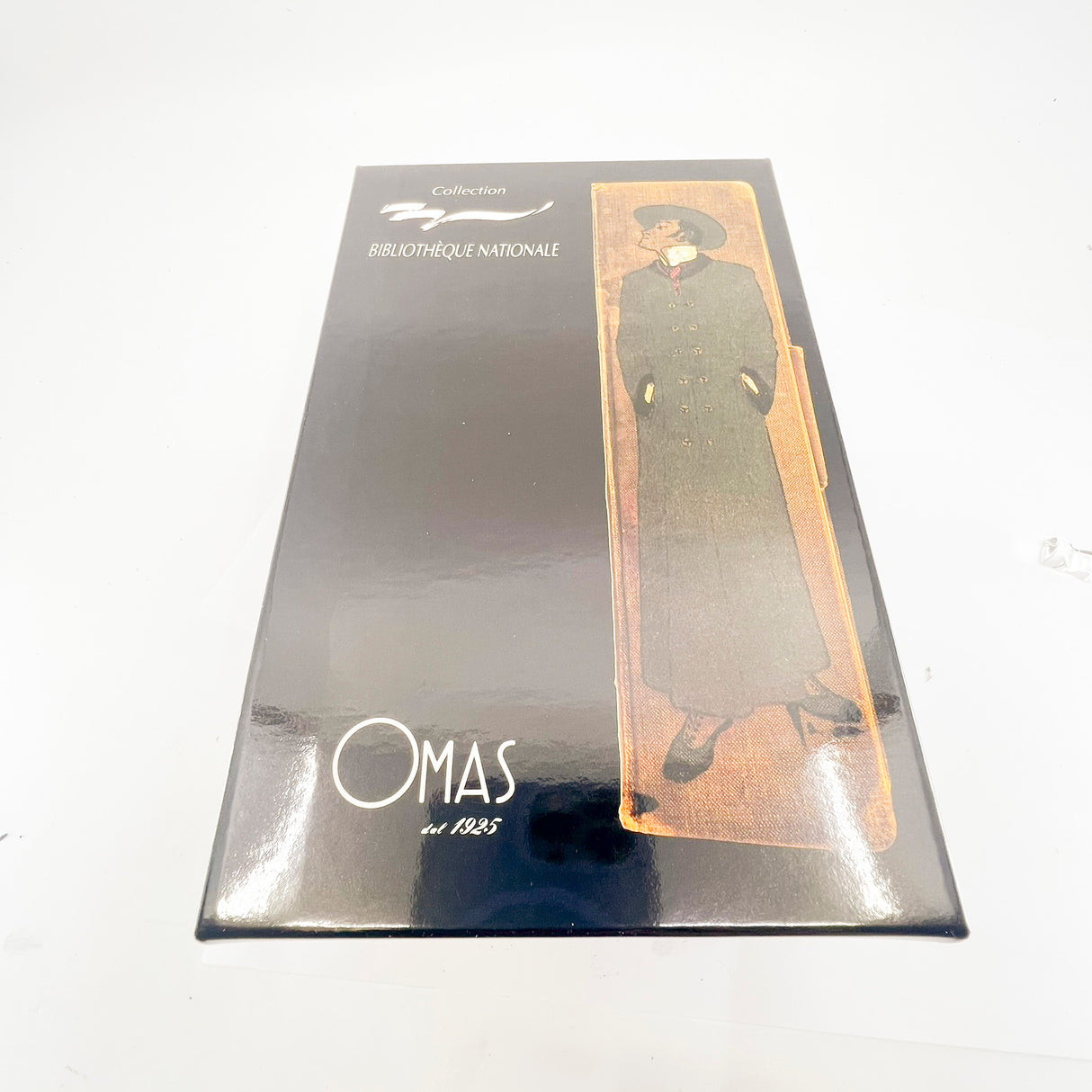 OMAS Ivory Vegetal Resin Bibliotheque Nationale Fountain Pen - Medium 18kt Gold Nib