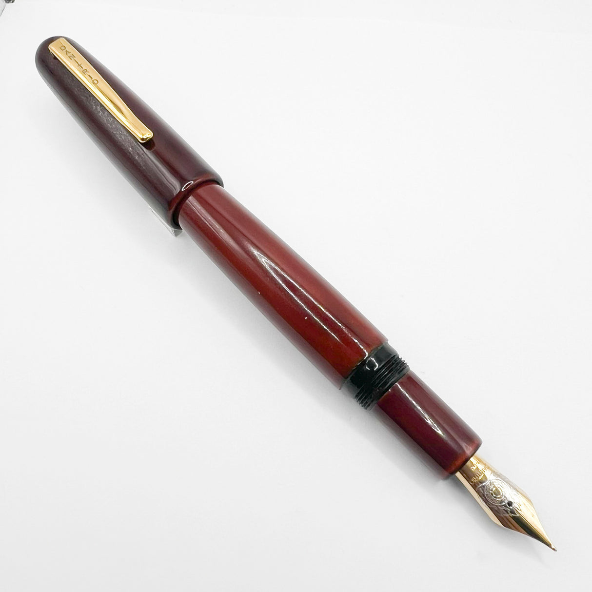 Danitrio Tami-Nuri Red  Urushi  Hand Painted Lacquer on Mikado Oversized Fountain Pen  - Fine 18kt Gold Nib