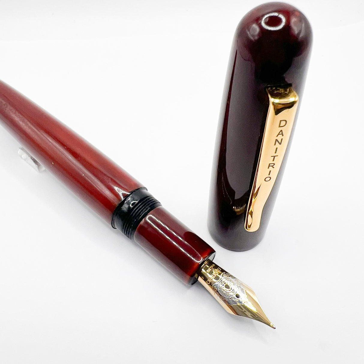 Danitrio Tami-Nuri Red  Urushi  Hand Painted Lacquer on Mikado Oversized Fountain Pen  - Fine 18kt Gold Nib