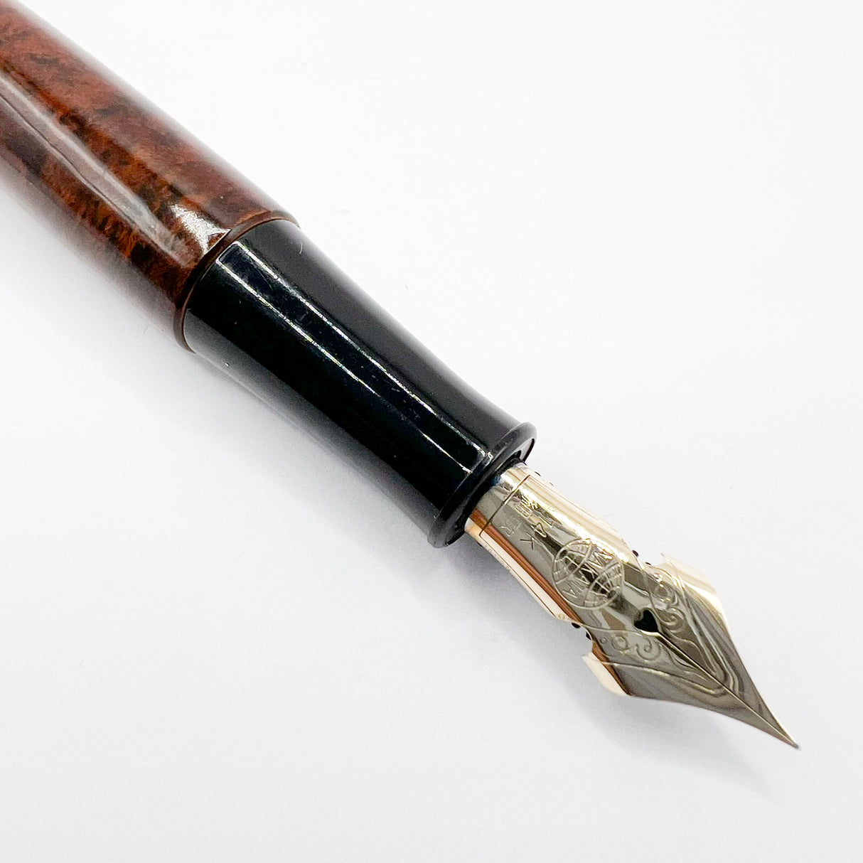 Early Nakaya Briarwood Fountain Pen - Fine 14kt Gold Elastic Nib