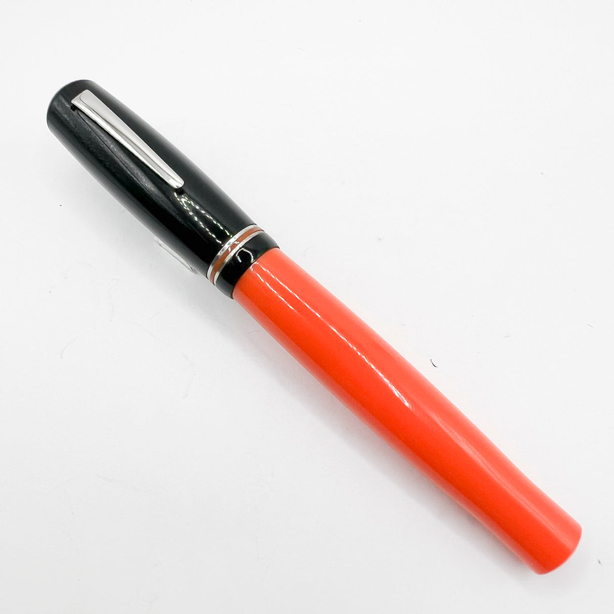 Delta #366 Fountain Pen - Black Cap/Orange Barrel -  Medium 18kt Gold Nib