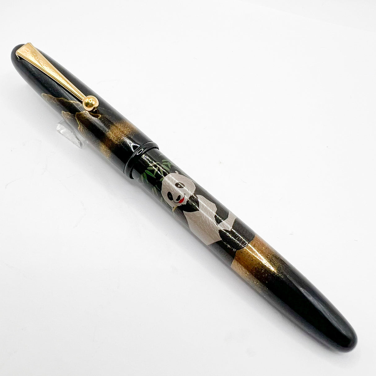 Namiki Yukari Panda Limited Edition Maki-e Fountain Pen - Broad 18kt Gold Nib