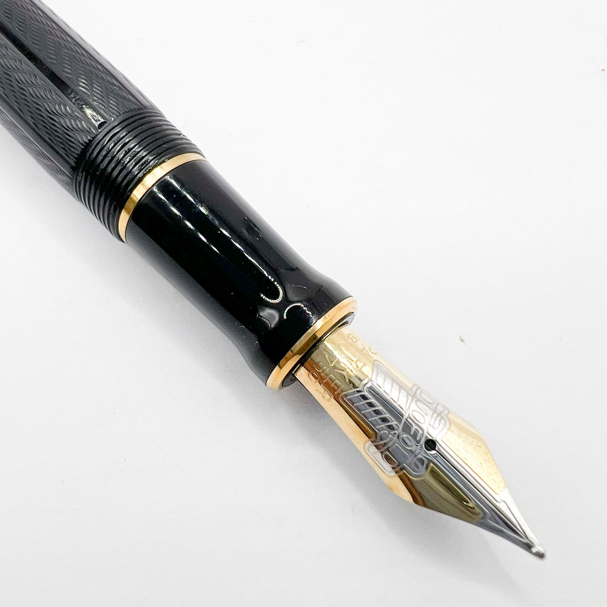 Parker Duofold Greenwich Special Edition Fountain Pen - Medium 18kt Gold Nib