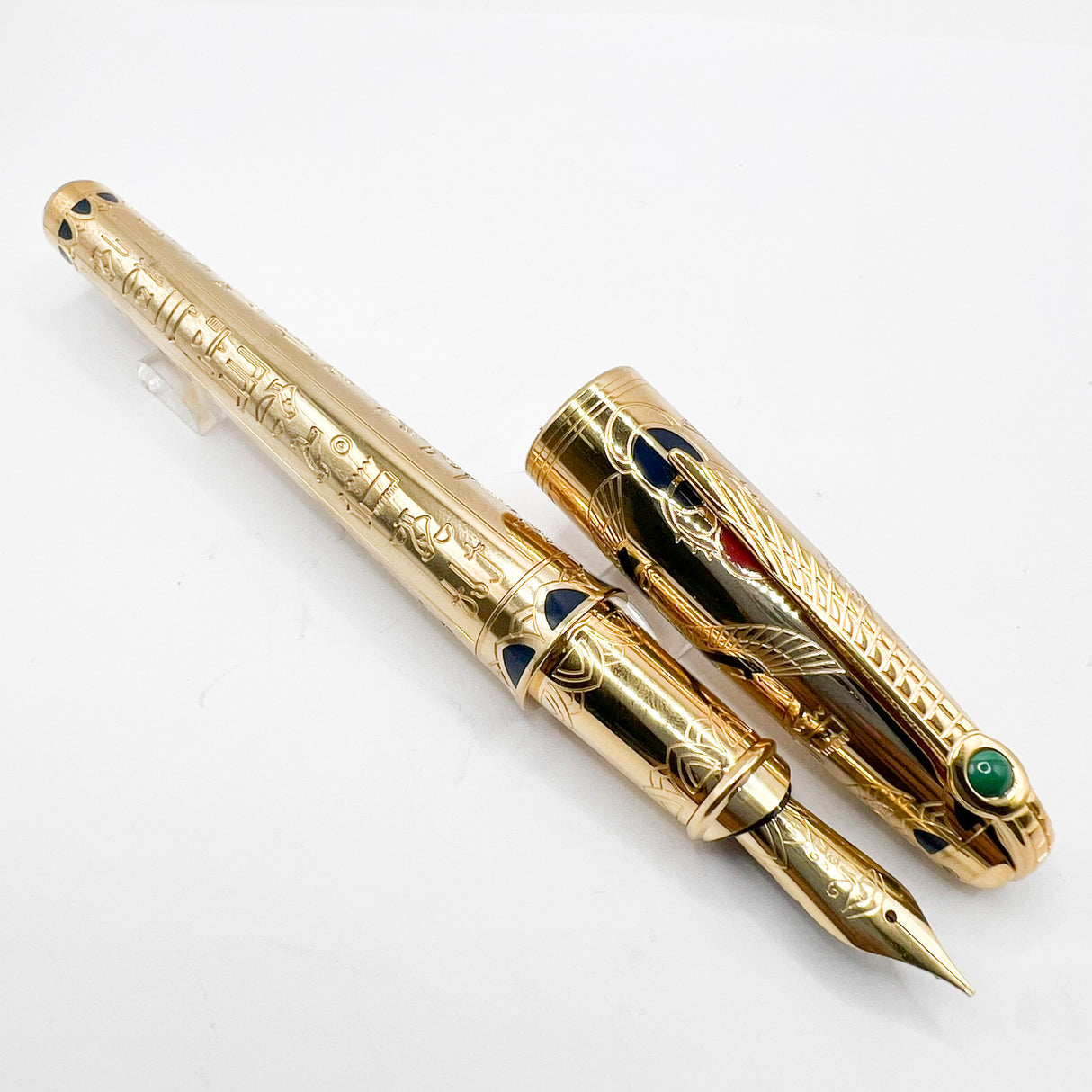 S.T. DuPont Pharoah Limited Edition Fountain Pen - Medium 18kt Gold Nib - MINT - EXQUISITE!
