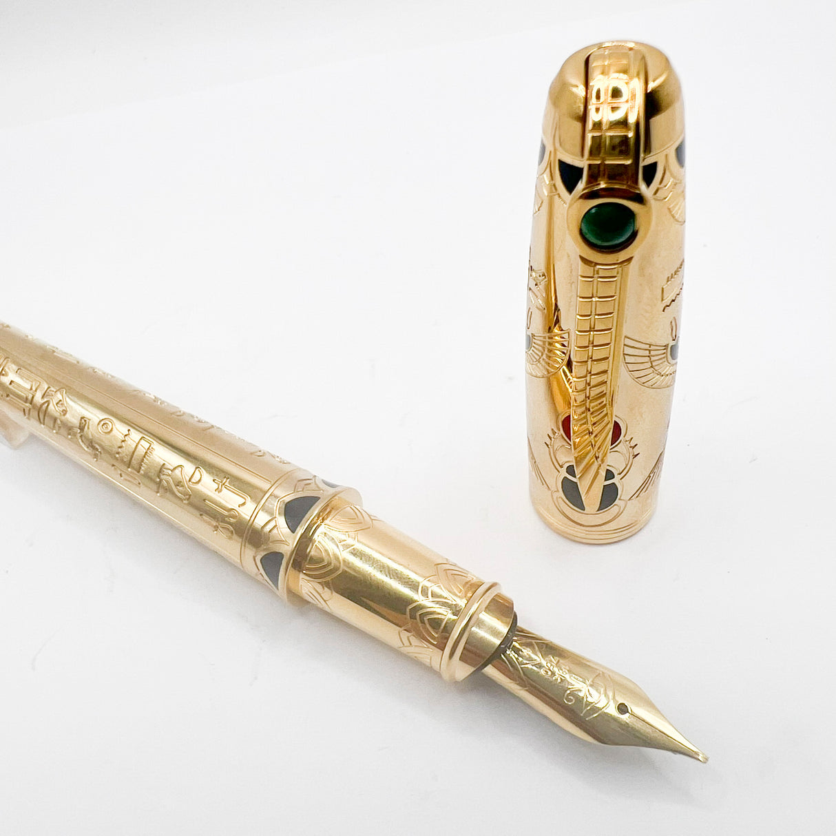 S.T. DuPont Pharoah Limited Edition Fountain Pen - Medium 18kt Gold Nib - MINT - EXQUISITE!
