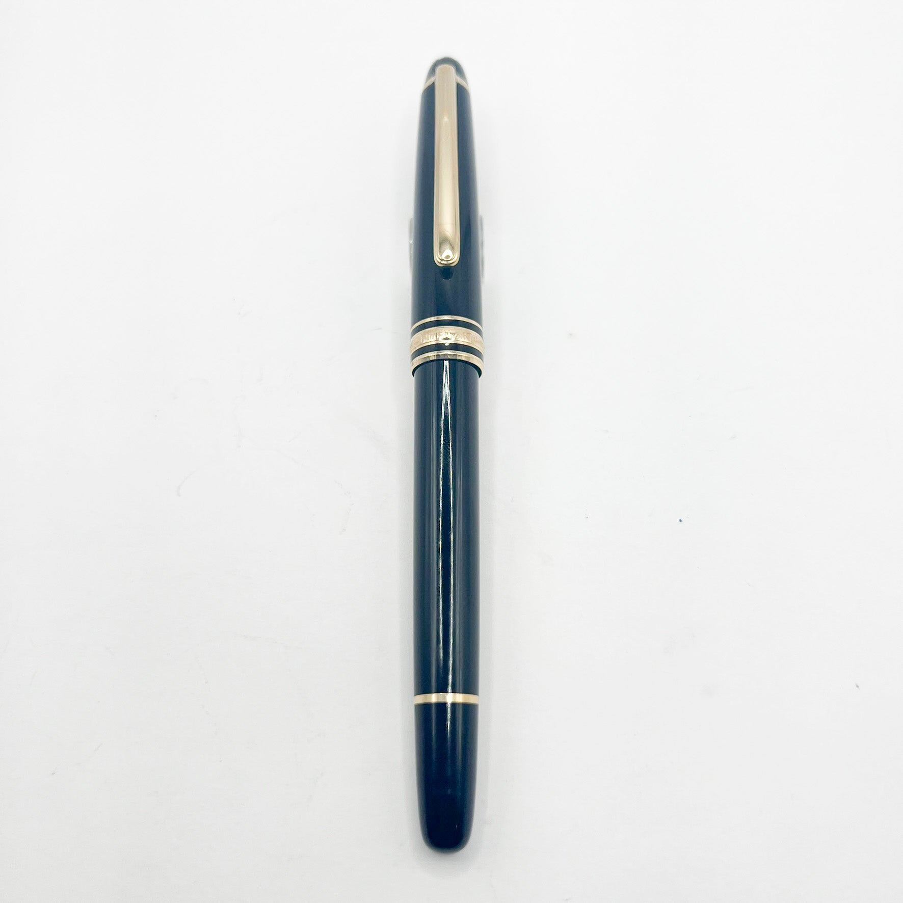 Montblanc Classique #144 Black Resin Fountain Pen - Fine 14kt Gold