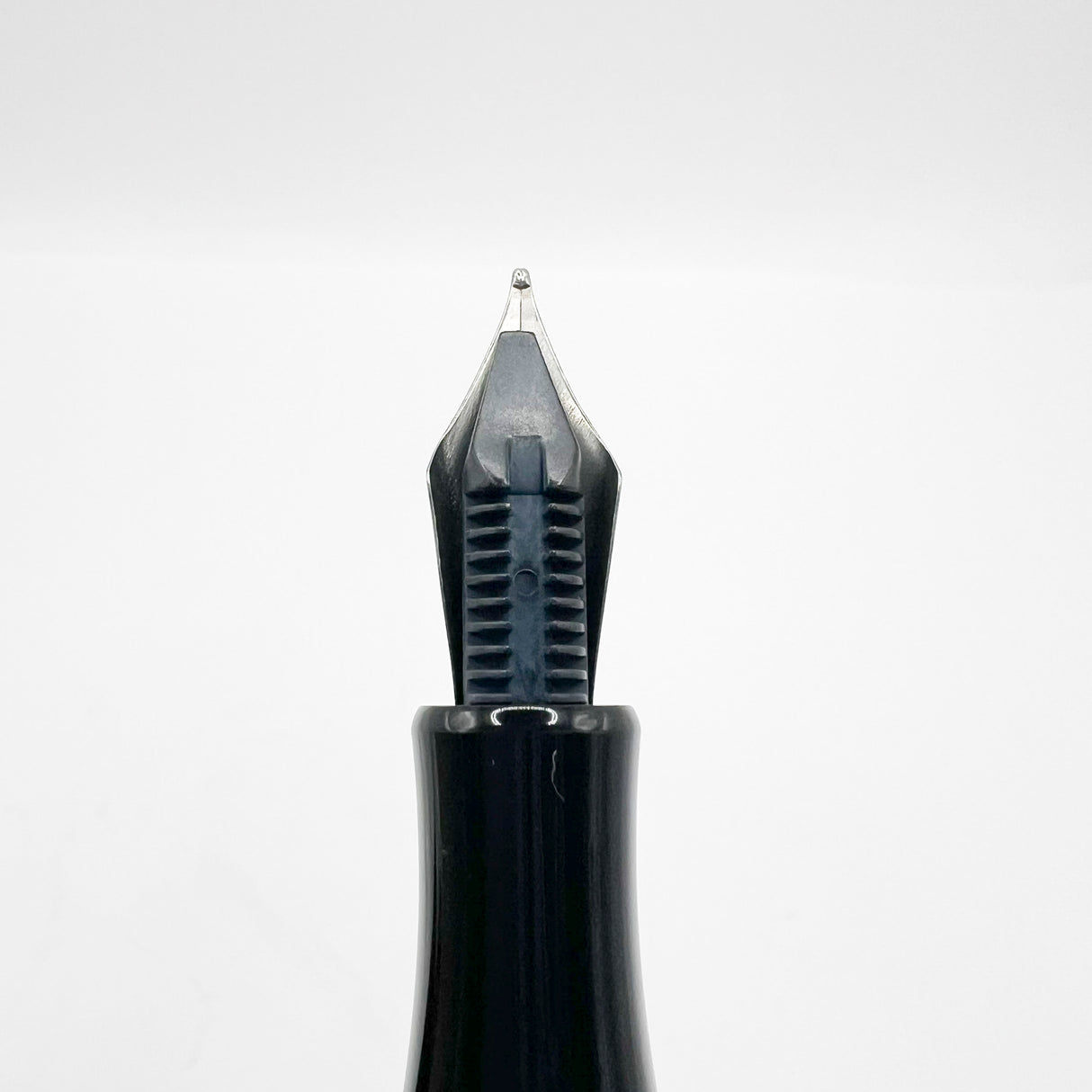 Edelberg (Swiss) Tachys Large Fountain Pen - Semi-Flexible Titanium Fine Nib