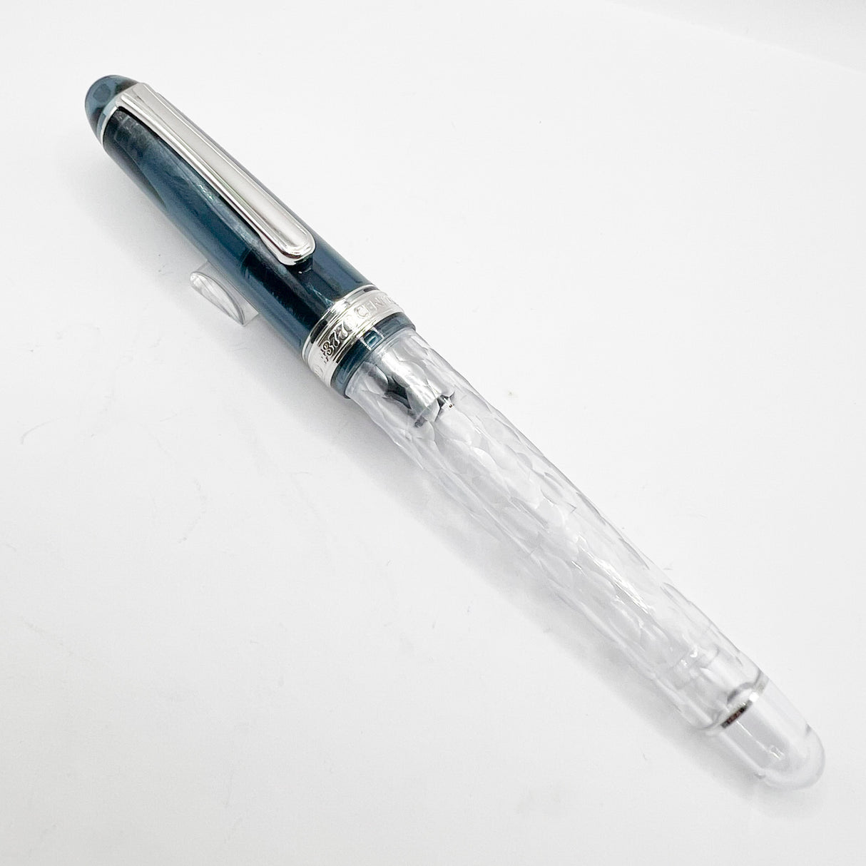 Platinum Limited Edition #3776 Century Fuji Unkei "Kinu-Gumo" Fountain Pen - Fine 14kt Gold Nib