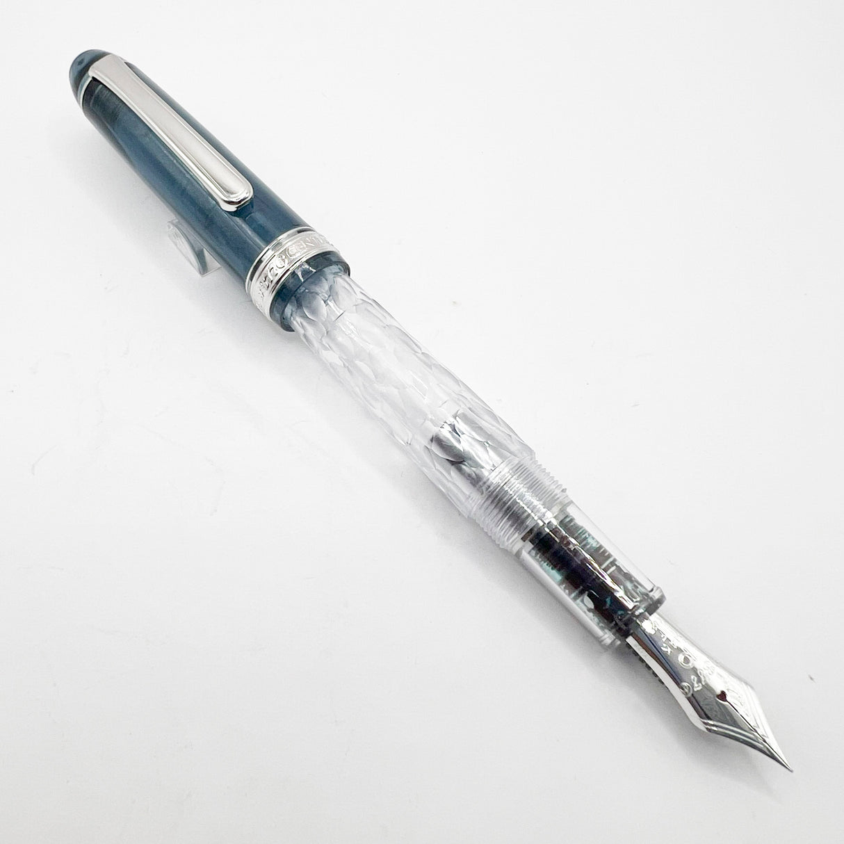 Platinum Limited Edition #3776 Century Fuji Unkei "Kinu-Gumo" Fountain Pen - Fine 14kt Gold Nib