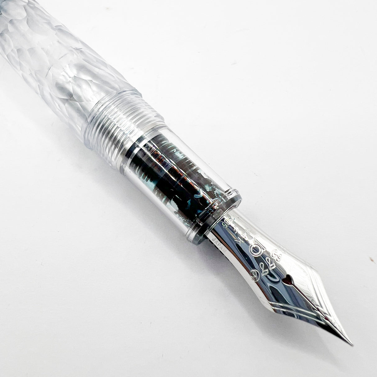 Platinum Limited Edition #3776 Century Fuji Unkei "Kinu-Gumo" Fountain Pen - Fine 14kt Gold Nib
