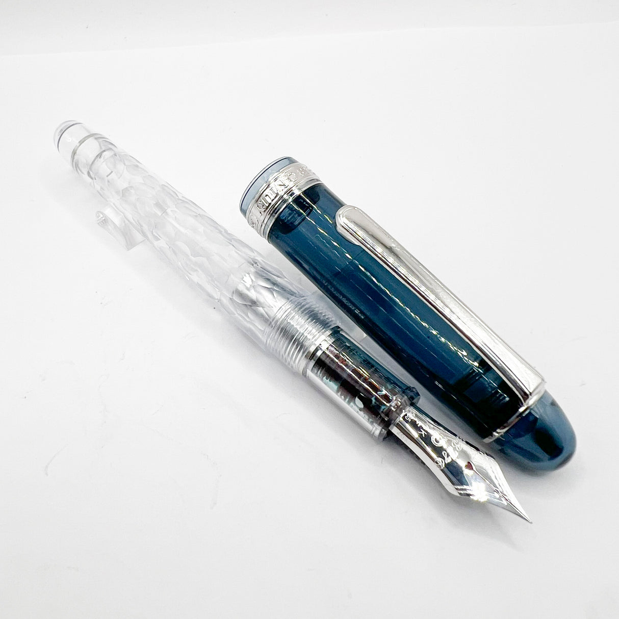 Platinum Limited Edition #3776 Century Fuji Unkei "Kinu-Gumo" Fountain Pen - Fine 14kt Gold Nib