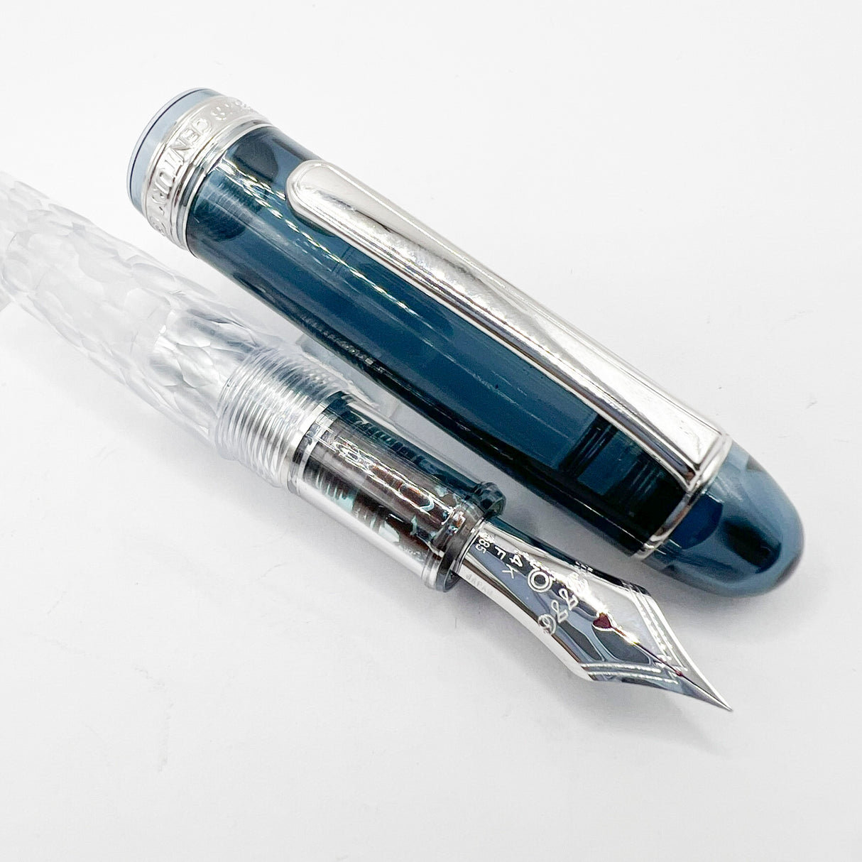 Platinum Limited Edition #3776 Century Fuji Unkei "Kinu-Gumo" Fountain Pen - Fine 14kt Gold Nib