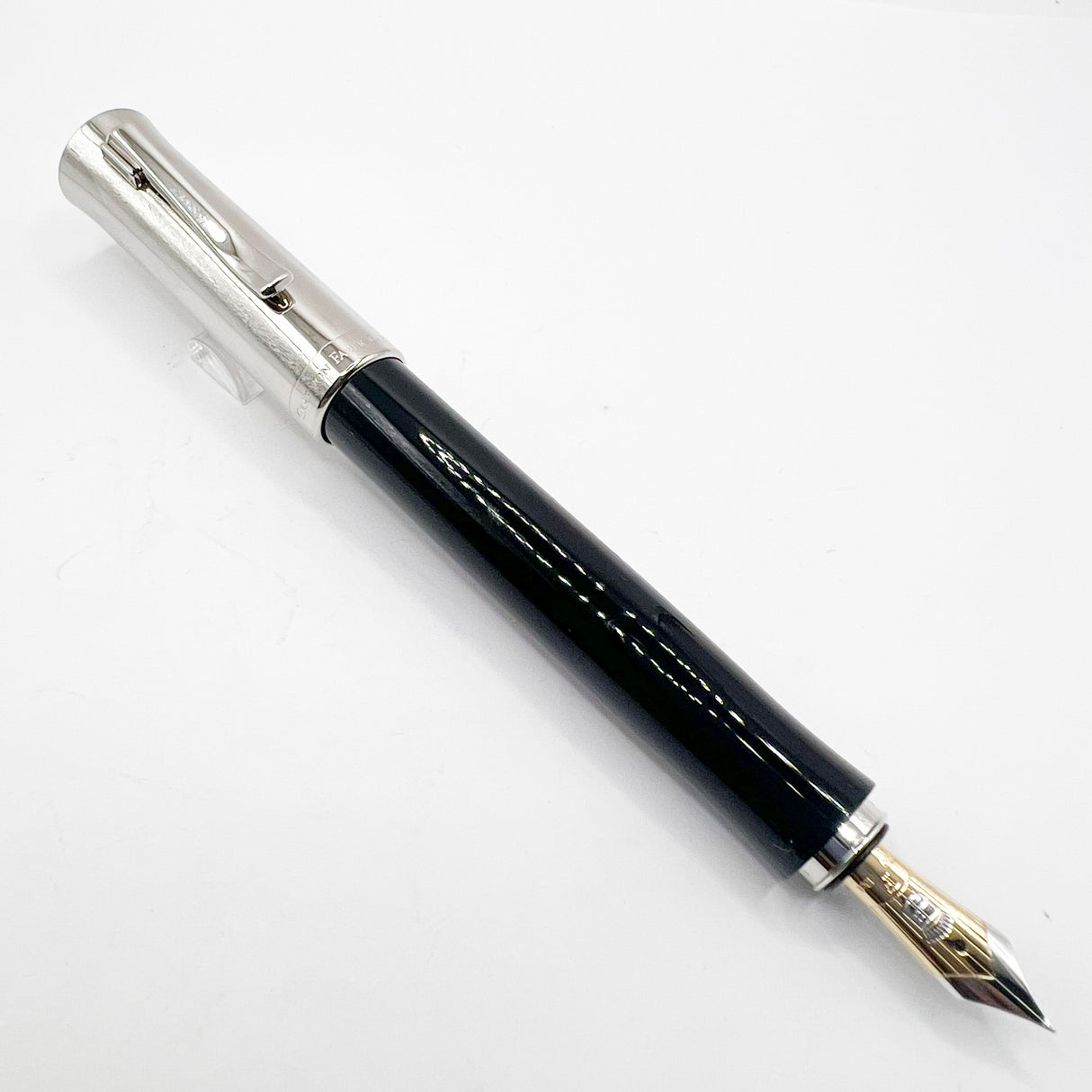 Graf von Faber Castell Intuition Fountain Pen - Chrome Cap/Black Smooth Resin Barrel - Fine 18kt Gold Nib