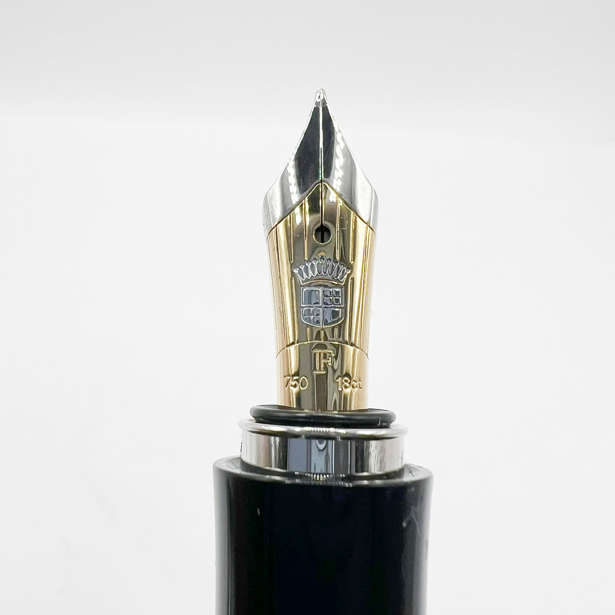 Graf von Faber Castell Intuition Fountain Pen - Chrome Cap/Black Smooth Resin Barrel - Fine 18kt Gold Nib