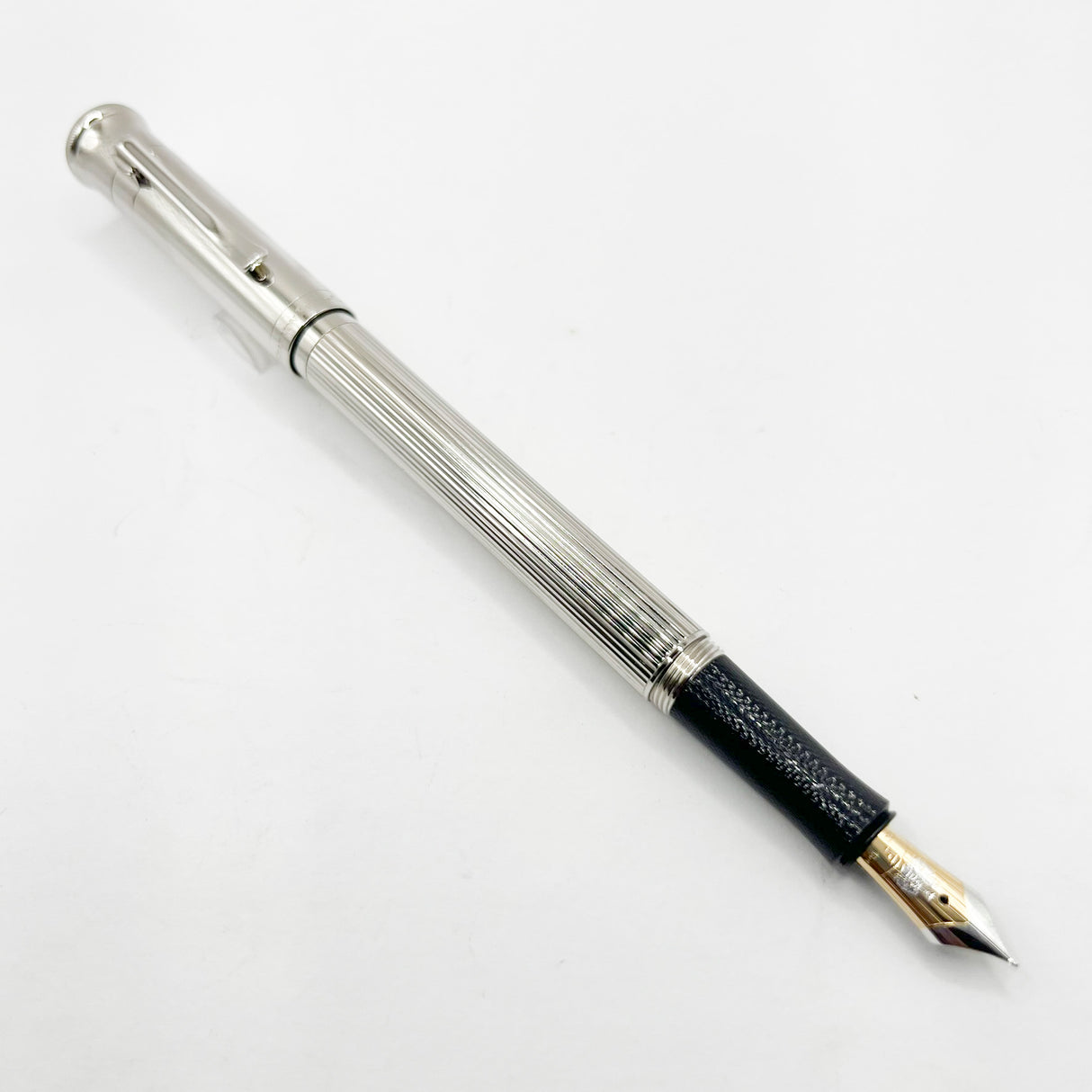 Graf von Faber Castell Platinum-Plated Classic Fountain Pen -  Fine 18kt Gold Nib