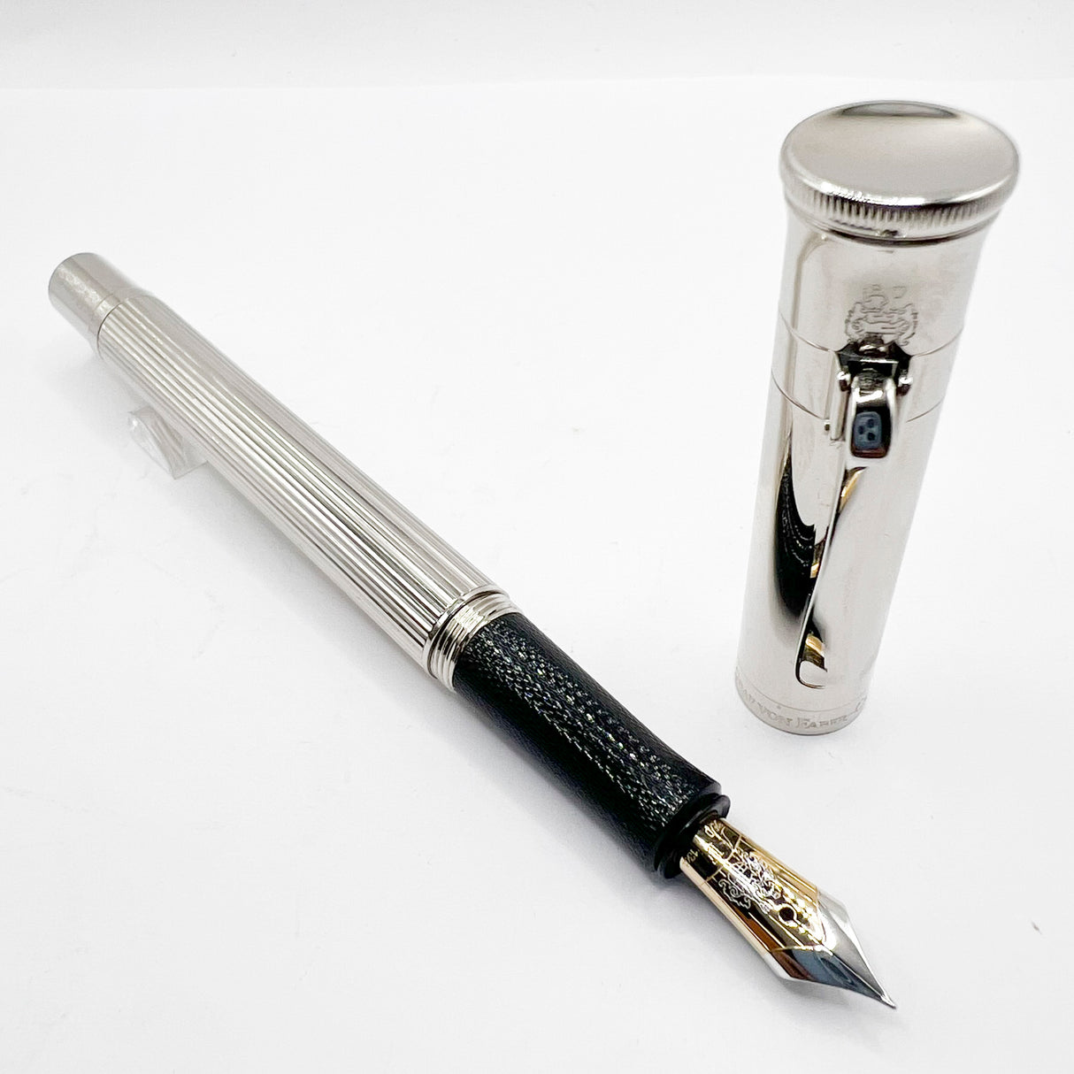 Graf von Faber Castell Platinum-Plated Classic Fountain Pen -  Fine 18kt Gold Nib