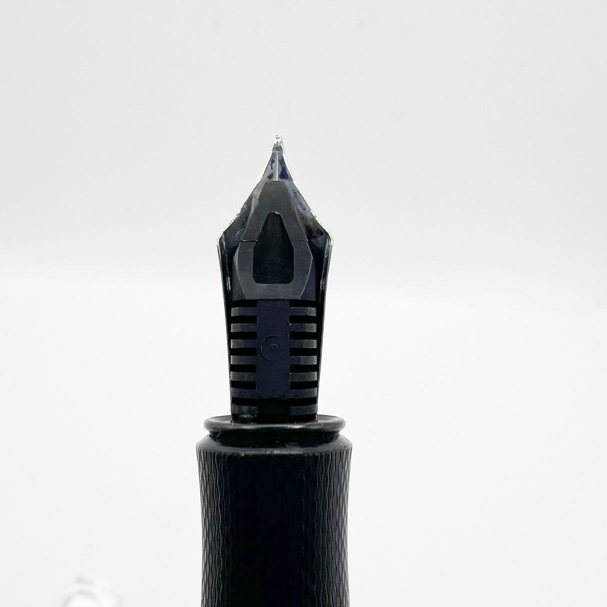 Graf von Faber Castell Platinum-Plated Classic Fountain Pen -  Fine 18kt Gold Nib