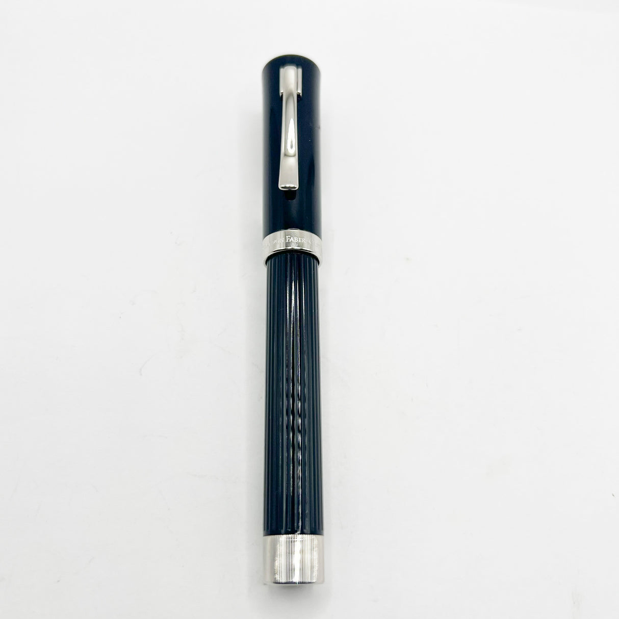 Graf von Faber Castell Intuition Fountain Pen - Black Smooth Resin  Cap/Black Fluted Resin Barrel - Fine 18kt Gold Nib