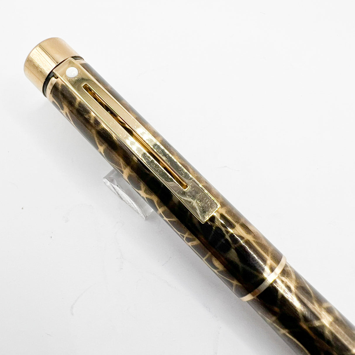 Sheaffer Full Size Targa  Lacque Filigree Pattern Fountain Pen - Medium 14kt Gold Nib