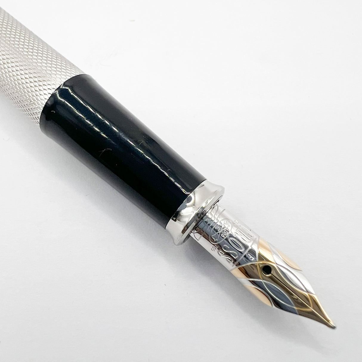 Cross Pinnacle Sterling Silver Barleycorn Fountain Pen -  Fine 18kt Gold Nib
