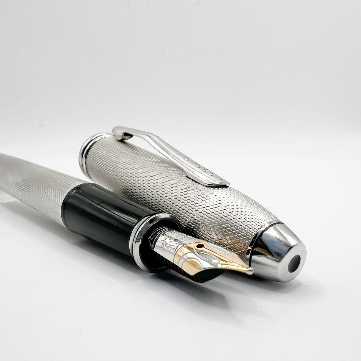 Cross Pinnacle Sterling Silver Barleycorn Fountain Pen -  Fine 18kt Gold Nib