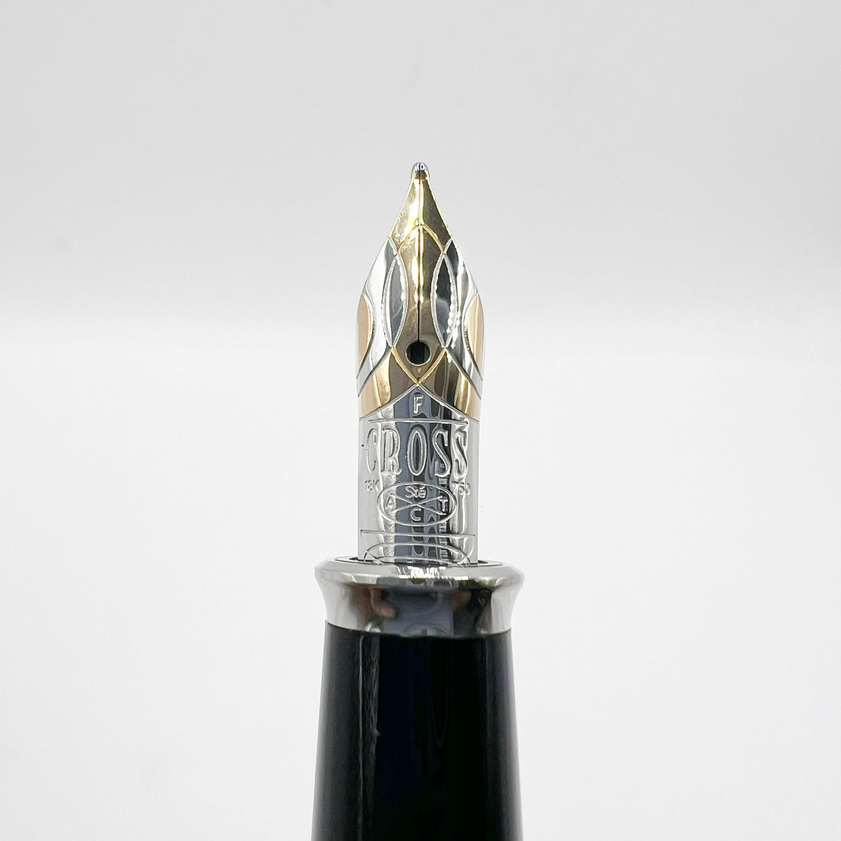 Cross Pinnacle Sterling Silver Barleycorn Fountain Pen -  Fine 18kt Gold Nib