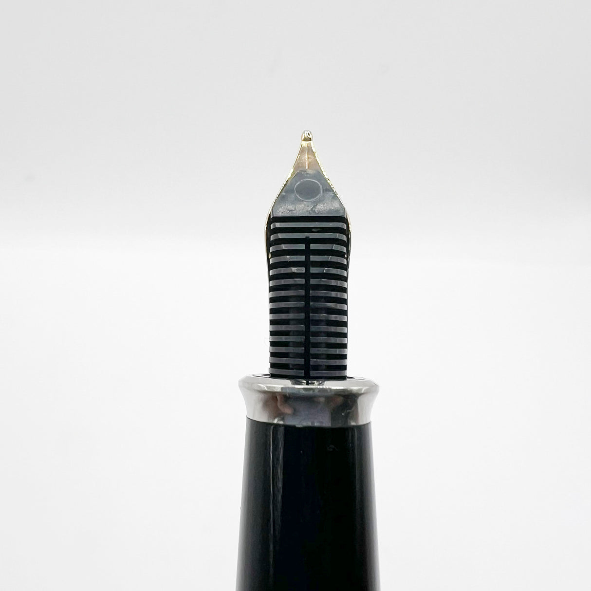 Cross Pinnacle Sterling Silver Barleycorn Fountain Pen -  Fine 18kt Gold Nib