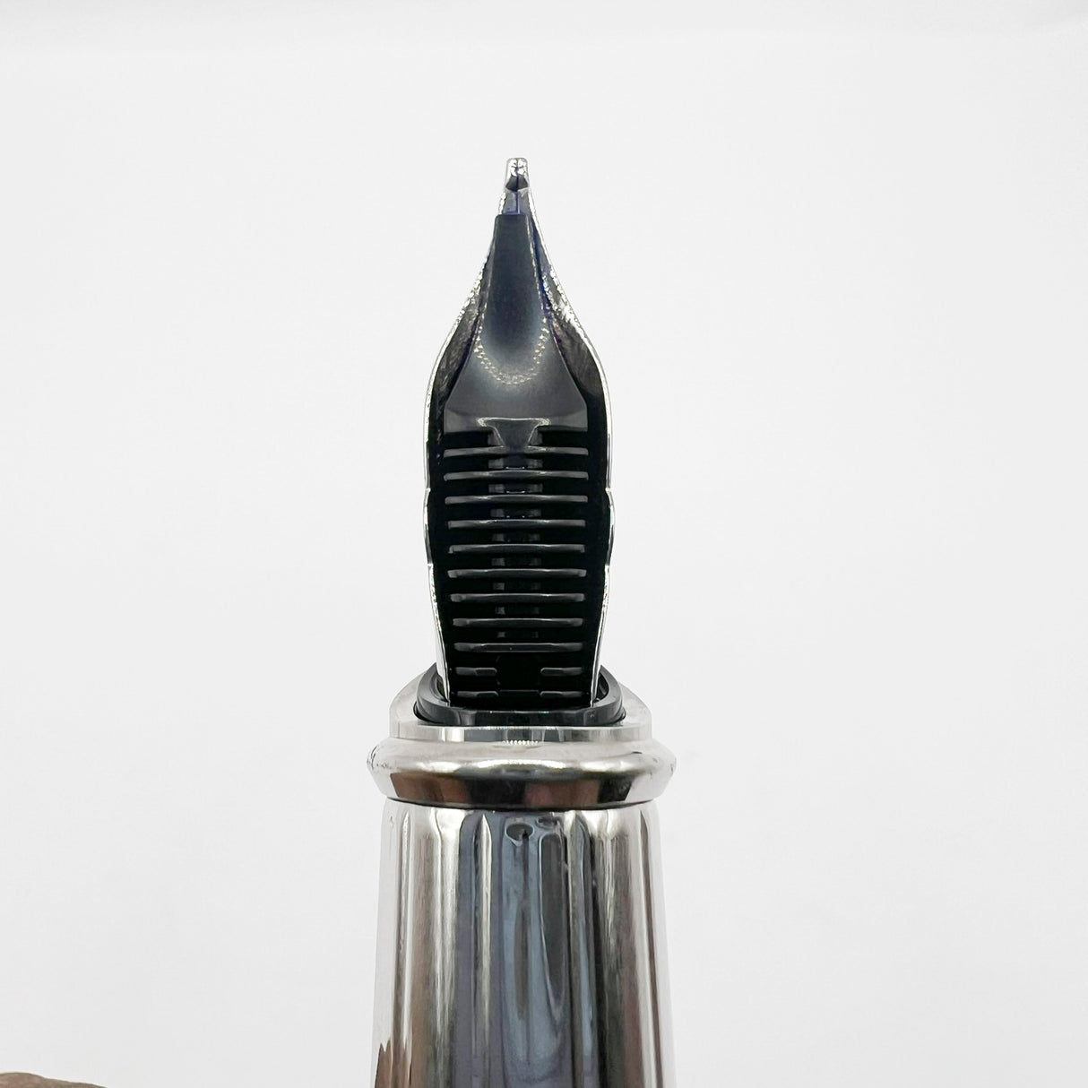 S.T. Dupont Olympio  Graphic Fountain Pen -  Medium 18kt Gold Nib