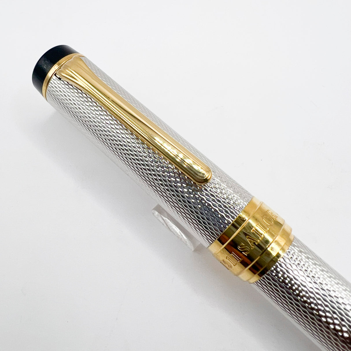Sailor White Metal Barleycorn Guilloche Fountain Pen -  Medium 14kt Gold Nib