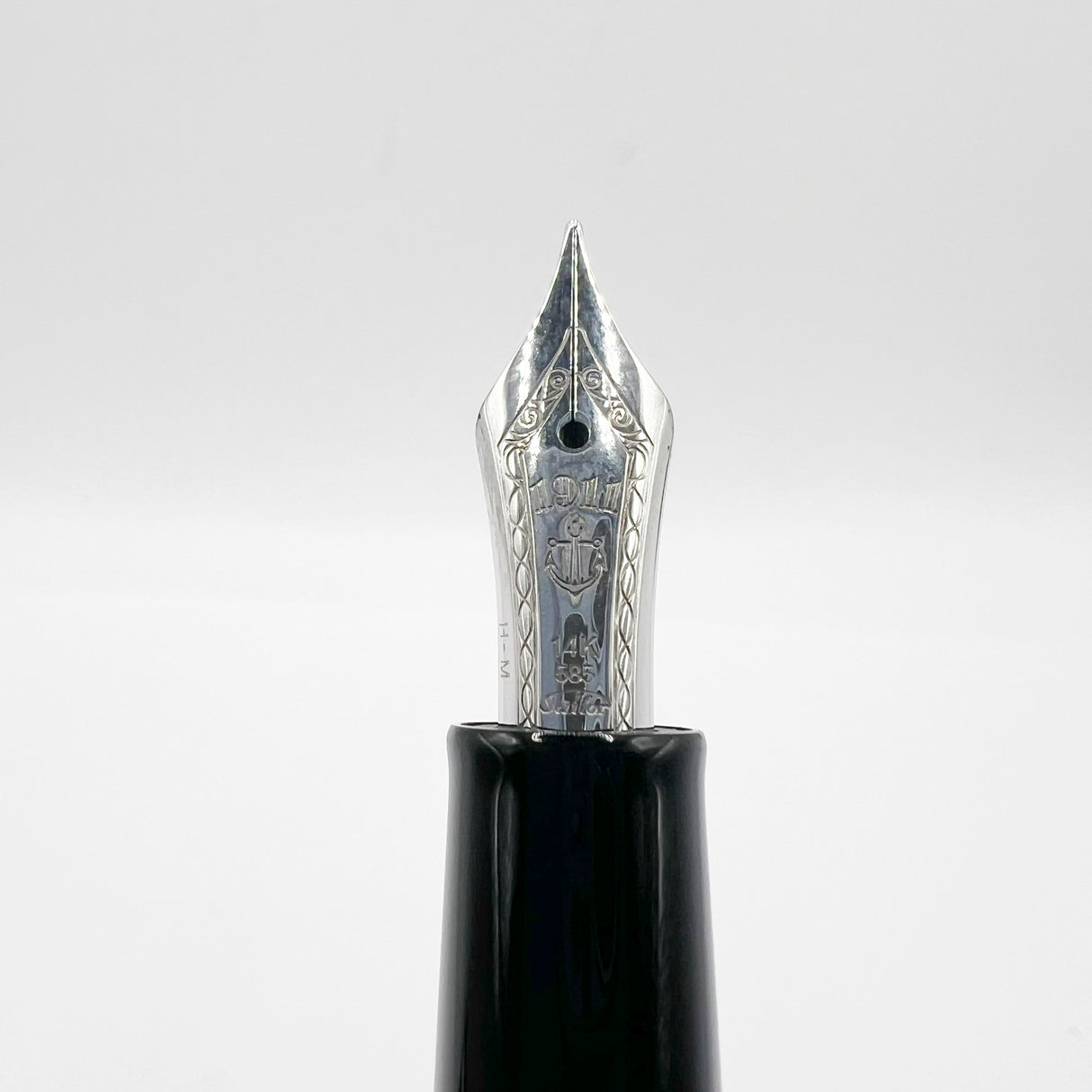 Sailor Collaboration with Yonex Carbon Graphite Fountain Pen -  Medium 14kt Gold Nib