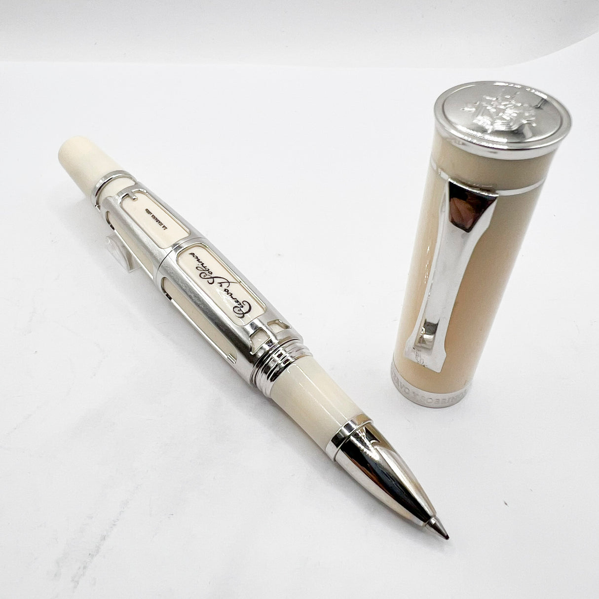 Cuervo y Sobrinos Limited Edition La Bella Habanera Rollerball
