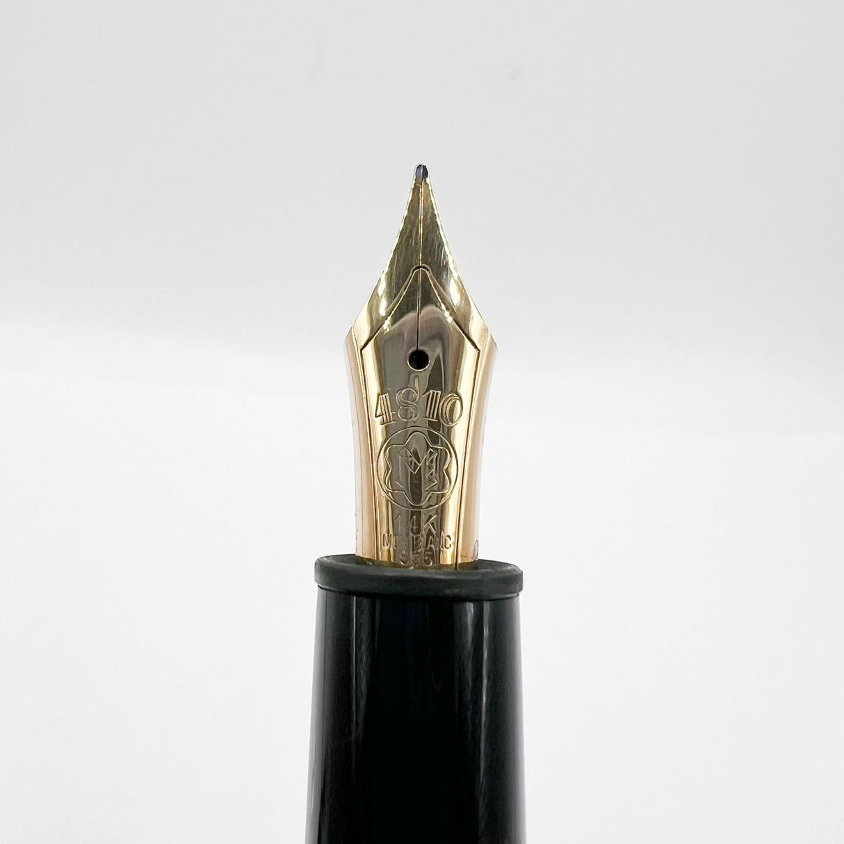 Montblanc Meisterstuck Black Resin #146 LeGrand Fountain Pen -  Medium 14kt Gold Nib