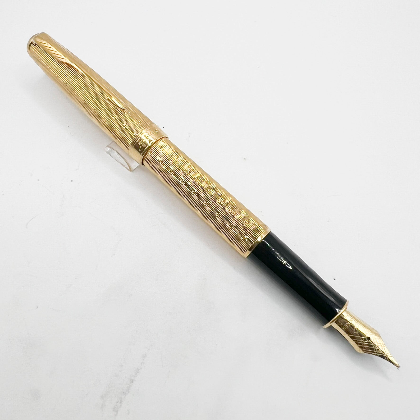 Parker Sonnet Gold-Plated Chiseled Fountain Pen - Medium 18kt Gold