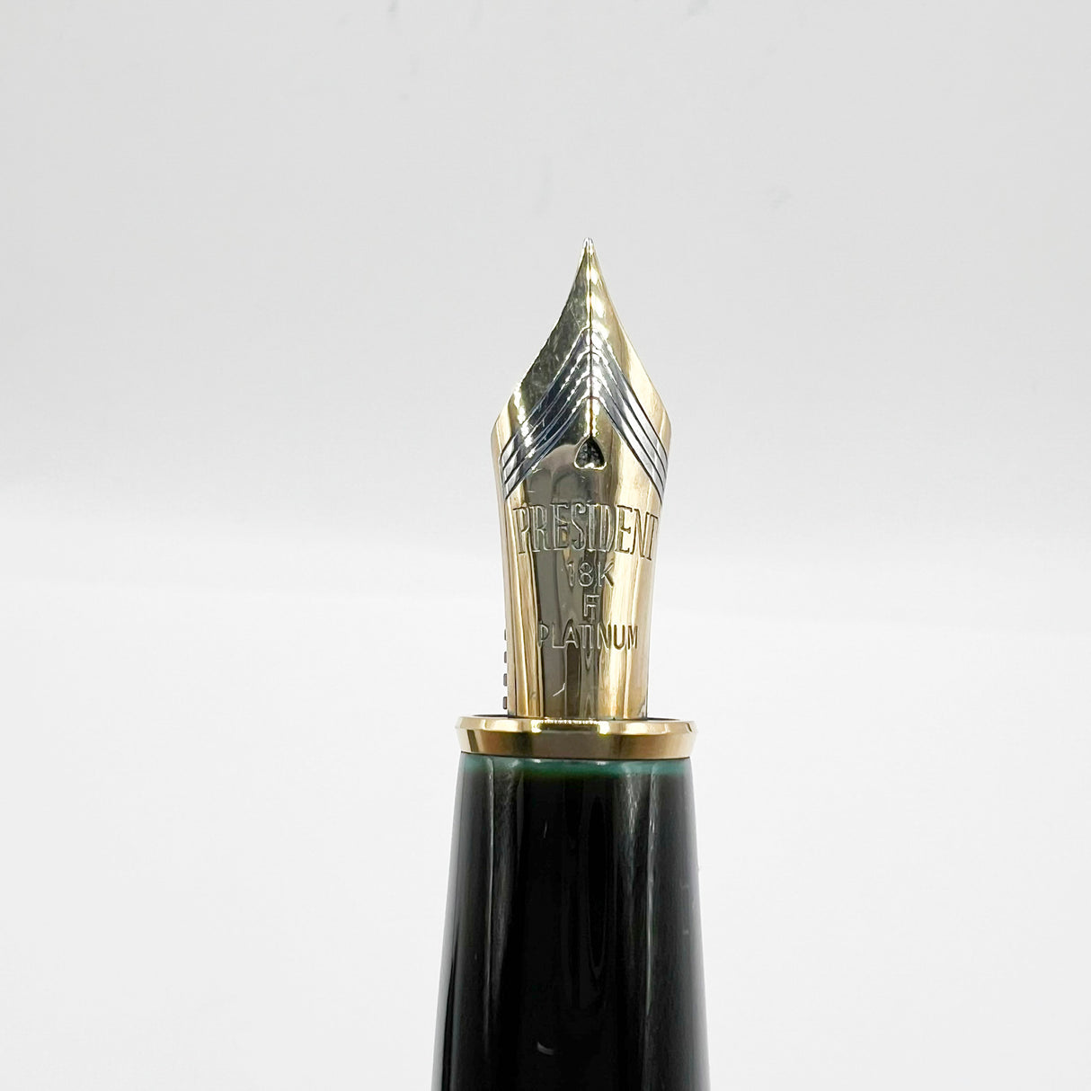 Platinum Izumo Urushi Oversized Fountain Pen - Sora (Dark Green) -  Fine 18kt Gold Nib