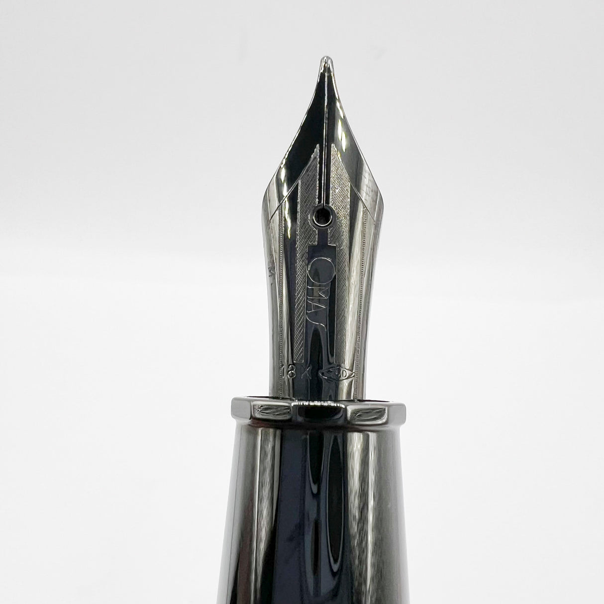 OMAS Arte Italiana "Noir" Large Paragon Guilloche Fountain Pen - Medium 18kt Gold Nib