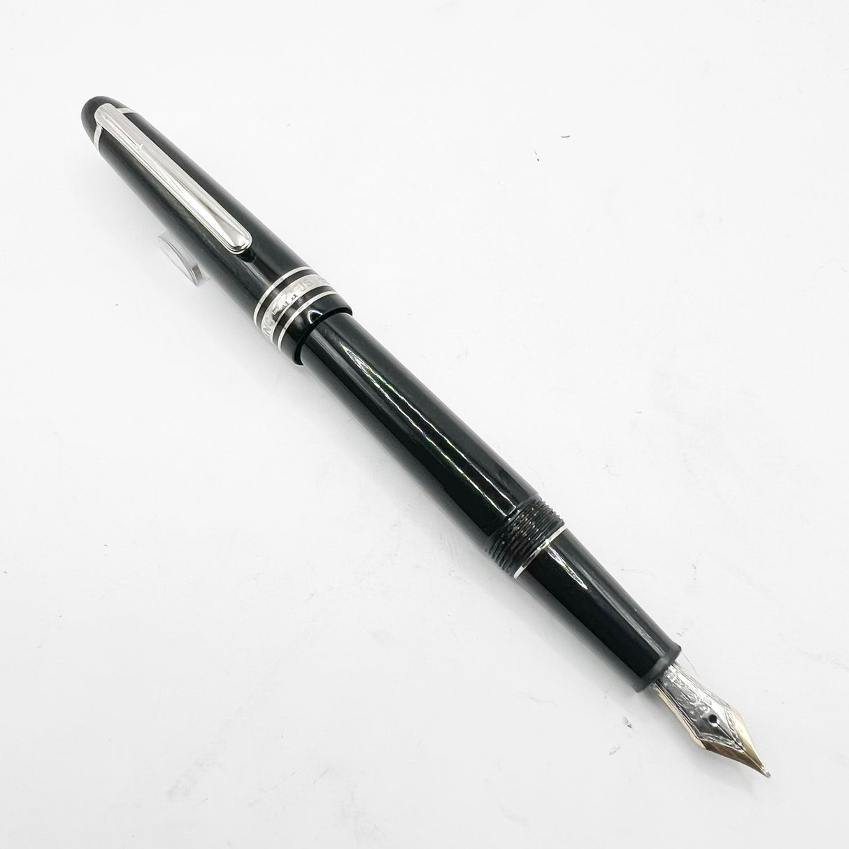 Montblanc Meisterstuck Black Resin #145 Classique Platinum-Plated Trim Fountain  Pen - Medium  14kt Kt Gold Nib