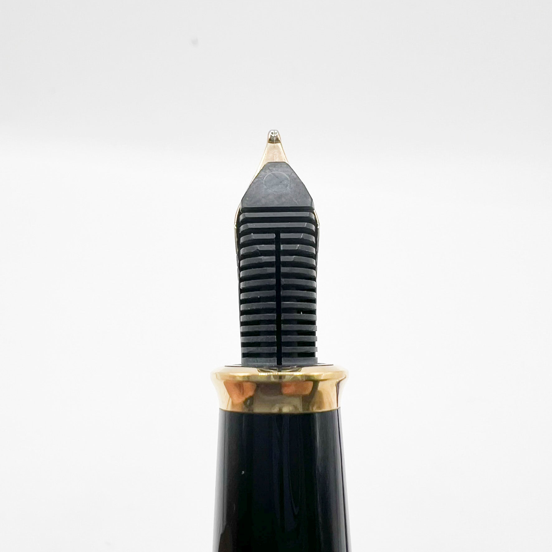 Cross Townsend Blue Lapis Lazuli/ 22K Gold Dust Fountain Pen