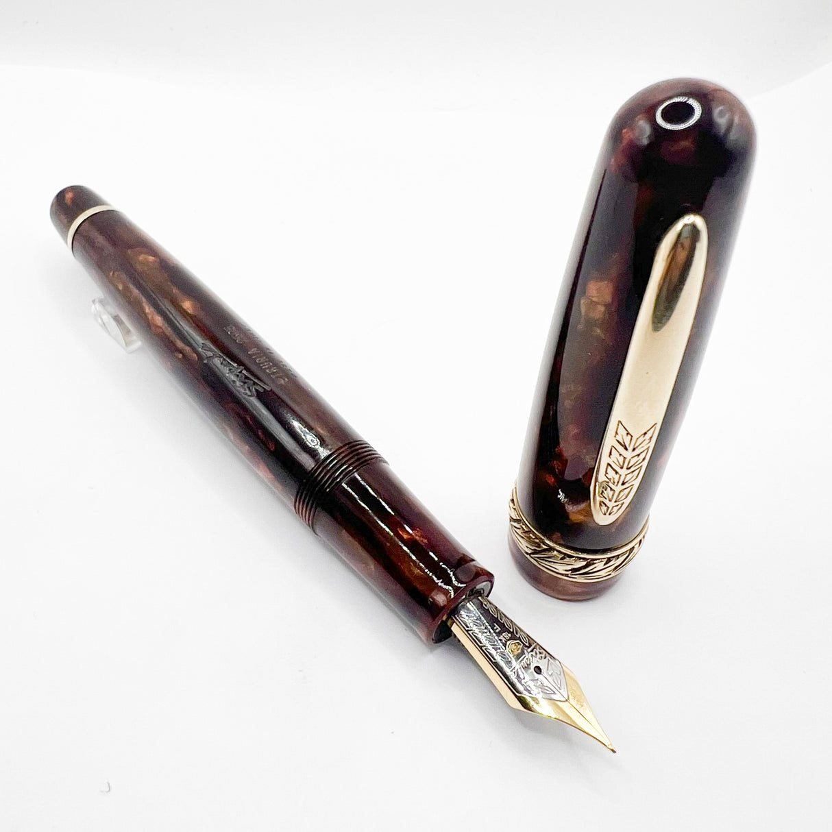 Stipula Early Etruria Variegated Burgundy & Amber Celluloid Fountain Pen- 9kt Gold Cap Band & Trim  -   Fine 18Kt Gold Nib