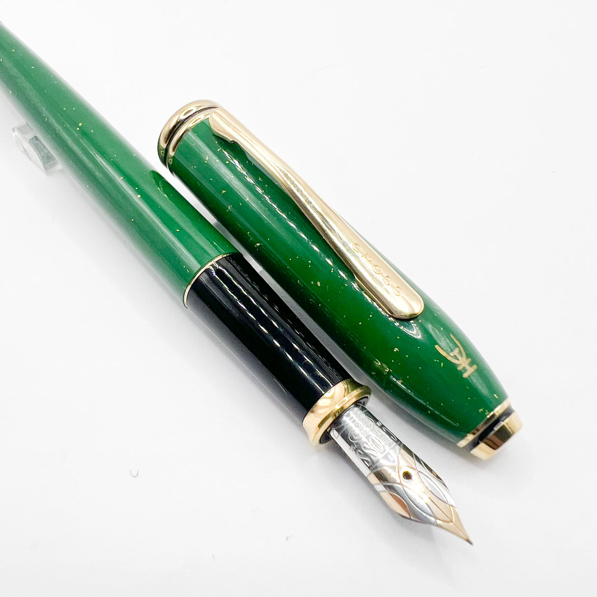 Cross Townsend Green Jade/ 22K Gold Dust Fountain Pen - Fine  18kt Gold Nib