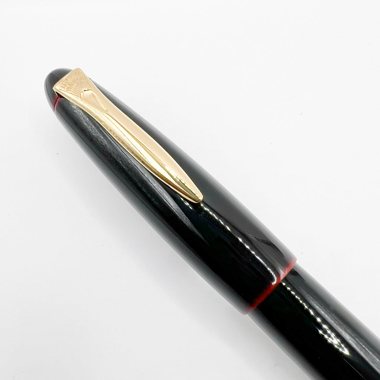 Platinum Izumo Urushi Akatame (Red) Oversized Fountain Pen - Medium 18 Kt Gold Nib