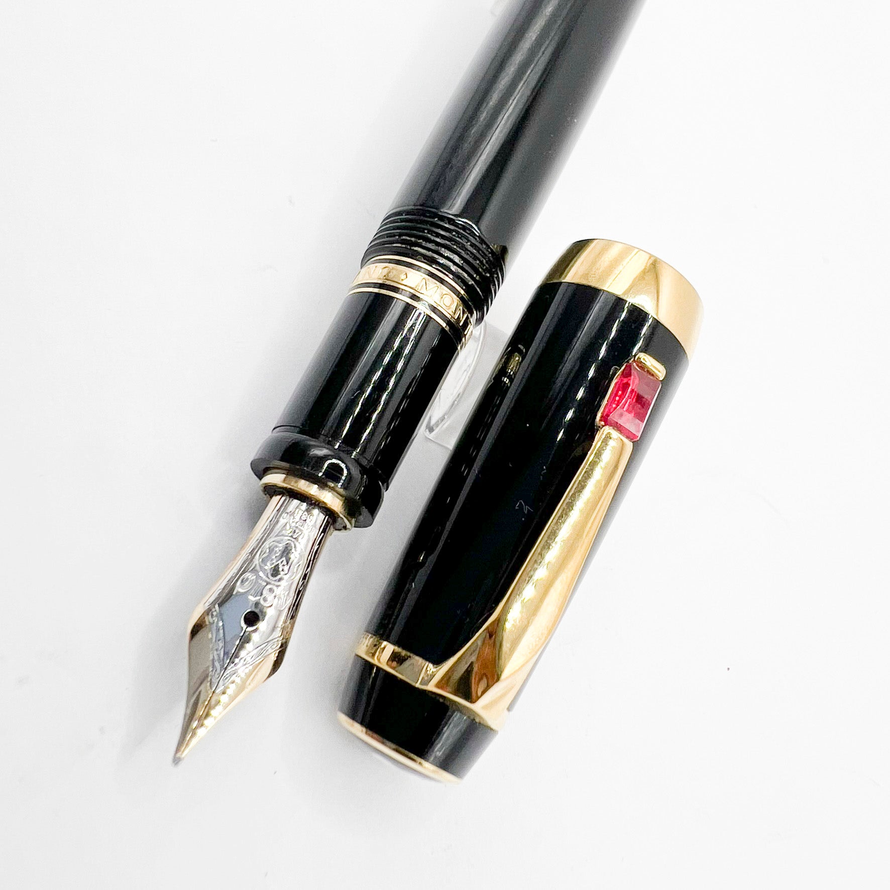 Montblanc Boheme Black Retractable Nib Fountain Pen- Fine 14 Kt