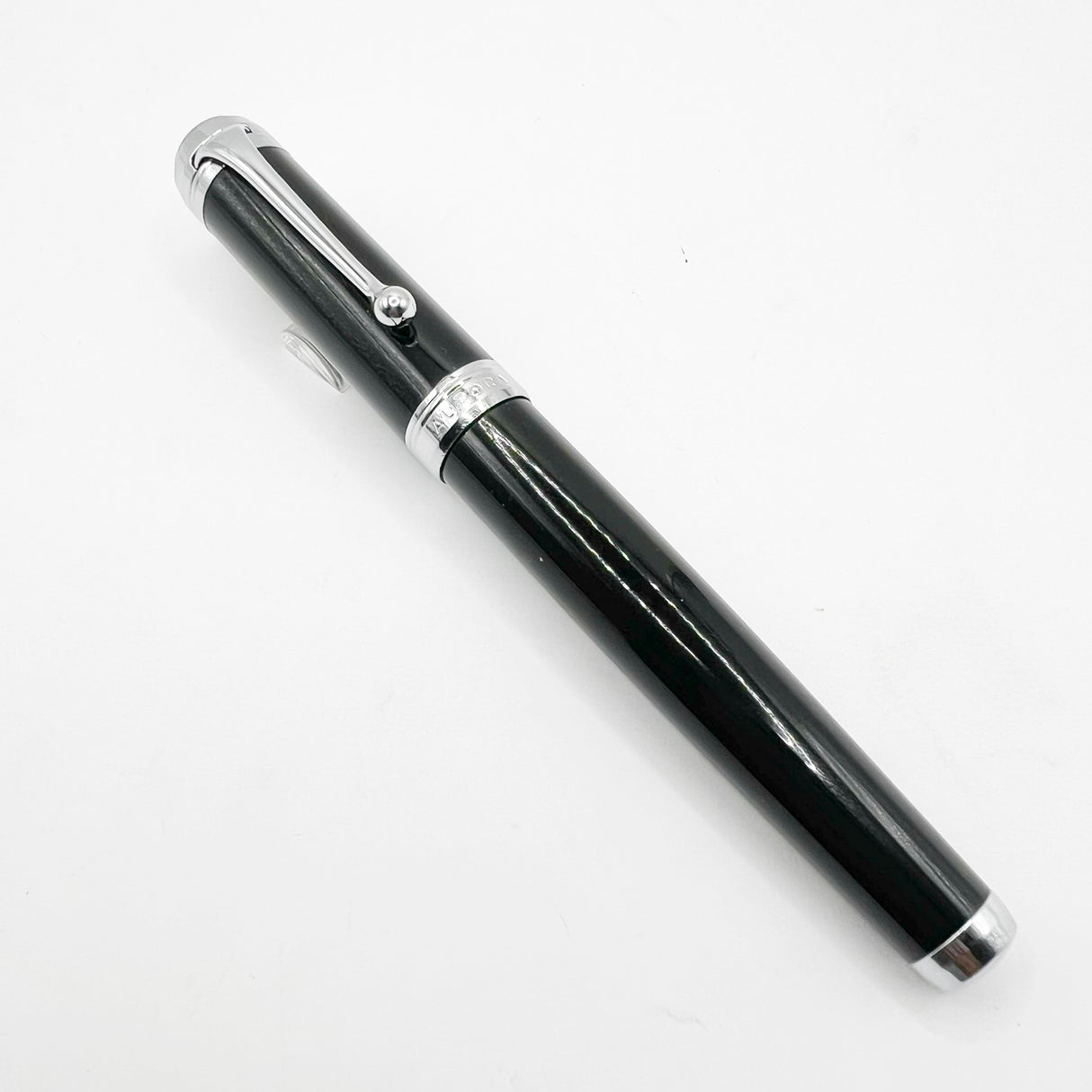 Aurora Black Talentum Fountain Pen - Medium 14 Kt Gold Nib