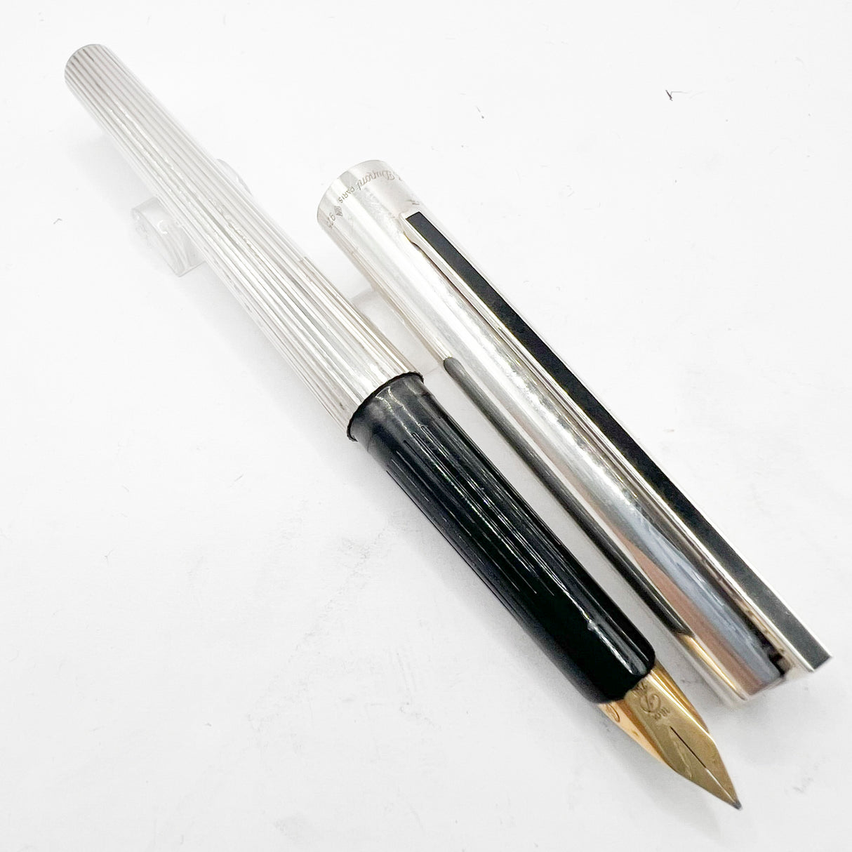 S.T. Dupont Sterling Silver - Smooth Cap/Fluted Barrel Classic Fountain Pen- Fine 18kt Gold Nib
