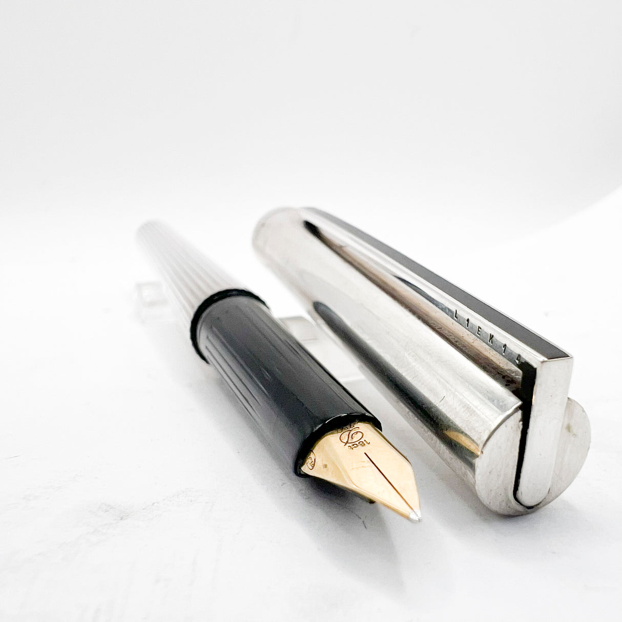 S.T. Dupont Sterling Silver - Smooth Cap/Fluted Barrel Classic Fountain Pen- Fine 18kt Gold Nib