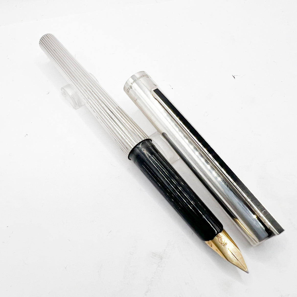 S.T. Dupont Sterling Silver - Smooth Cap/Fluted Barrel Classic Fountain Pen- Fine 18kt Gold Nib